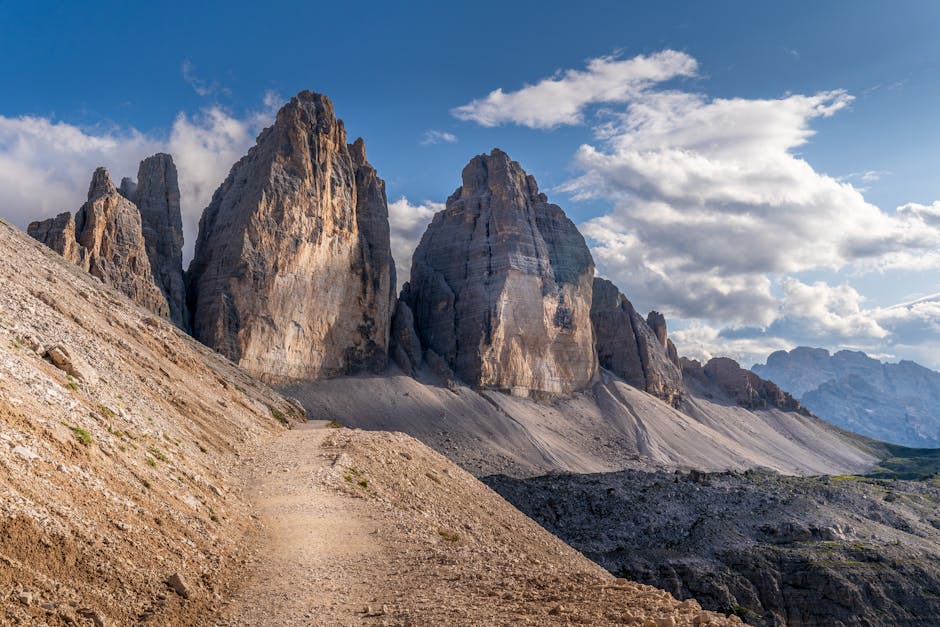 Tre Cime di Lavaredo trail view morning