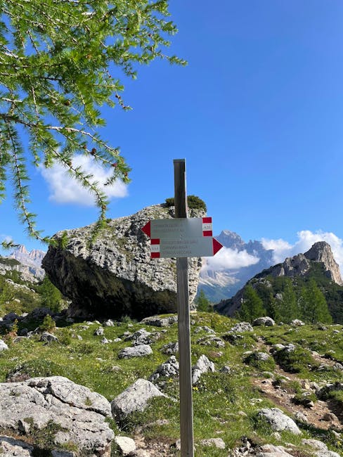 Tre Cime di Lavaredo hiking trail morning