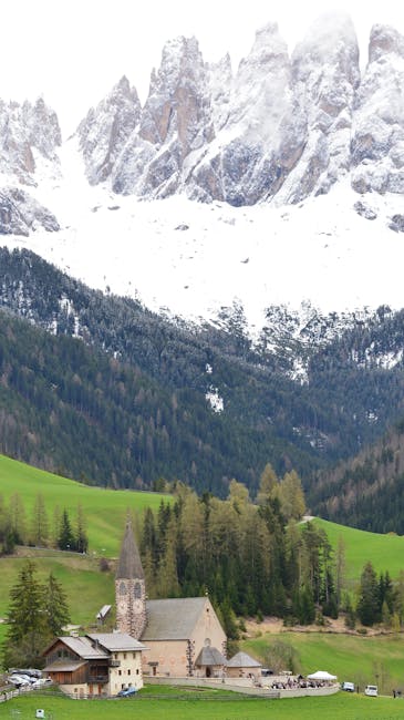 Villages class s UNESCO et Dolomites travel tourism landmark