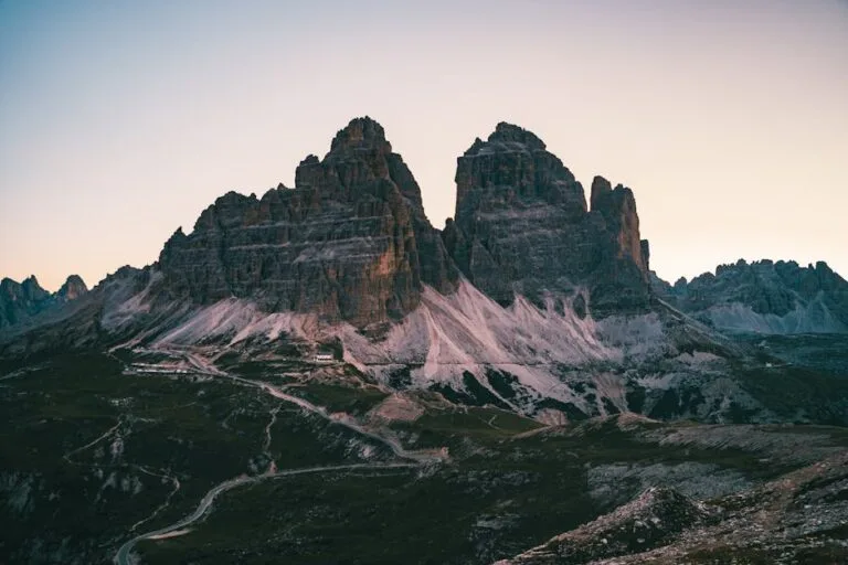 Lever de soleil aux Tre Dolomites travel tourism landmark