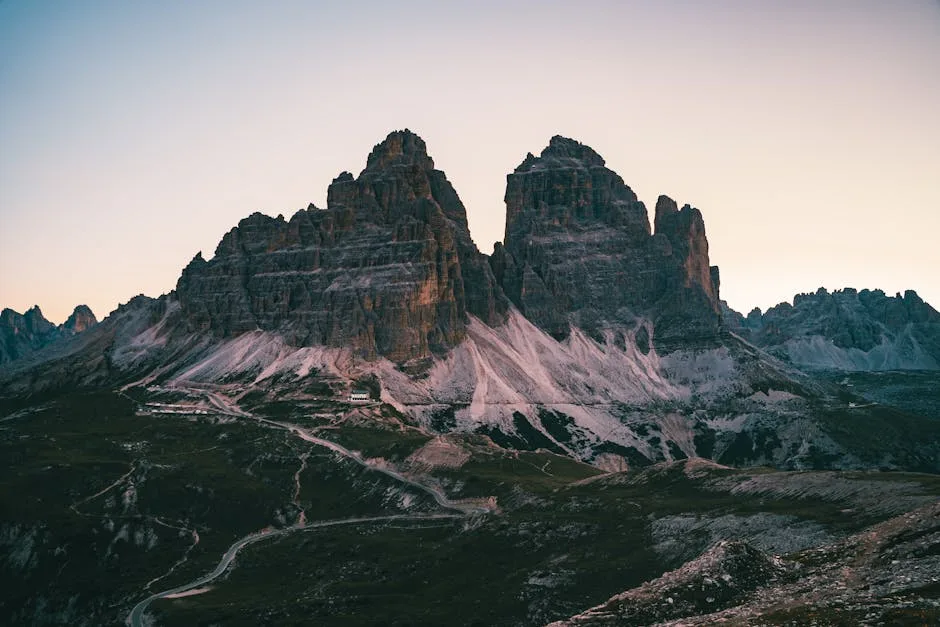 Lever de soleil aux Tre Dolomites travel tourism landmark