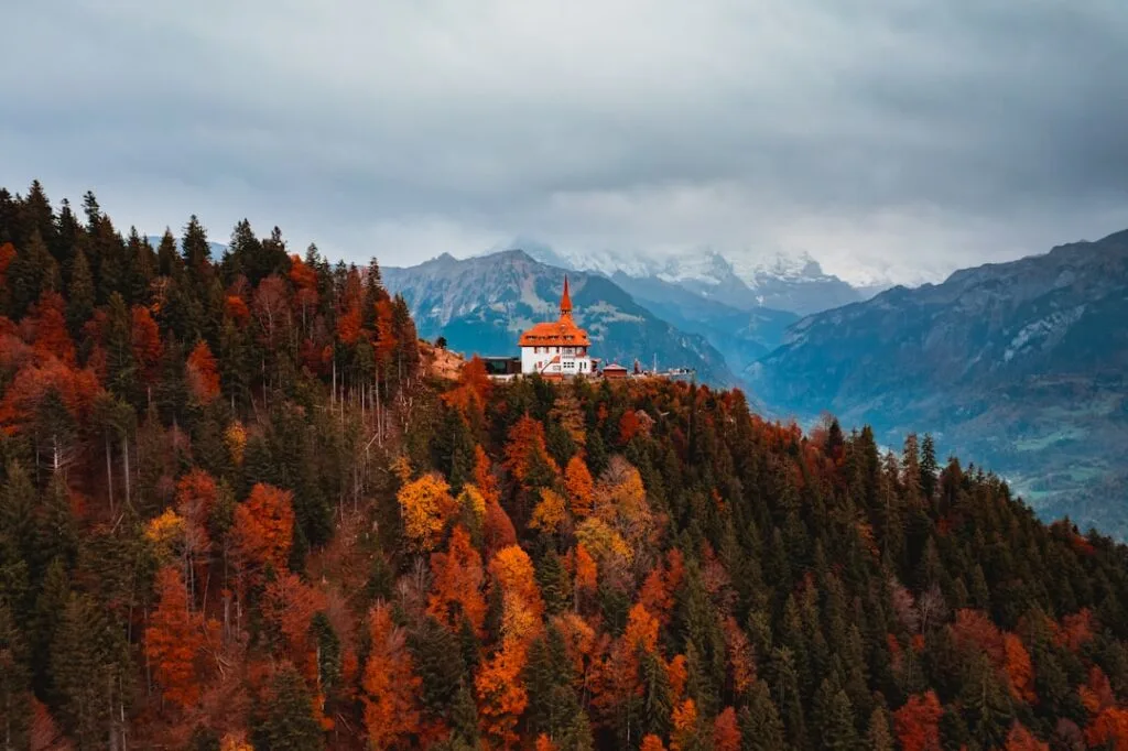 Automne quelles routes admirer les Dolomites travel tourism landmark